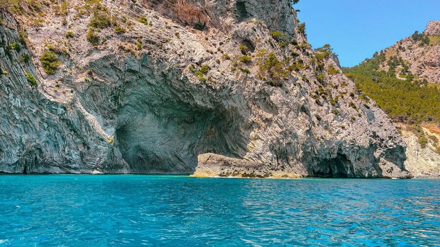 4h Private boat tour north coast of Mallorca - El Coll Baix and the 1.5-Hour Swim Break You Came For