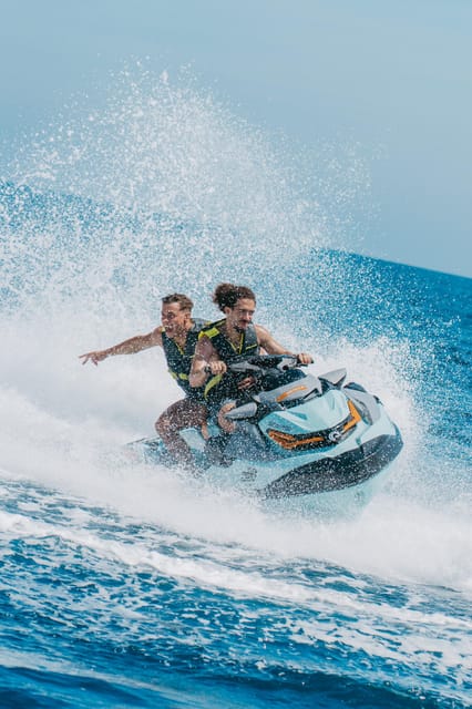 Alcudia: Bay of Alcudia Jet Ski Tour with Photos - Leaving the Port, Queue Energy, and Staying Within 100 Meters