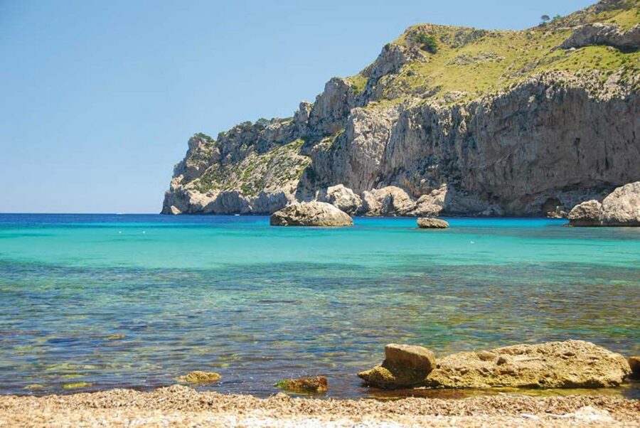 Alcudia: Boat Trip to Cap de Formentor and Formentor - Comfort and crowd reality on a 4-hour boat