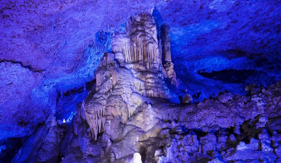 Alcudia: Half-day Caves of Hams, Blue Caves and documentary - Inside the Classic Cave: hook-shaped stalactites and your first big wow