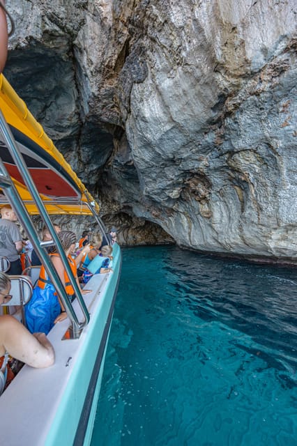 Alcudia: Pirate Cave, Parc Natural & Snorkel - Sailing out of Alcúdia Bay to Cap Farrutx: photos, then water