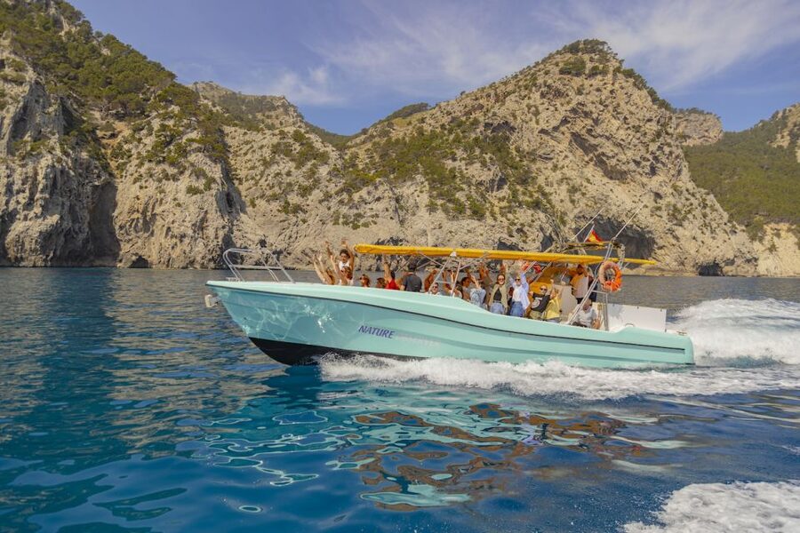 Alcudia: Pirate Cave, Parc Natural & Snorkel - Who should book this Alcúdia Pirate Cave trip