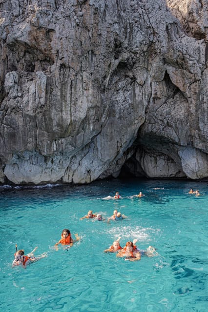 Alcudia: Pirate Cave, Parc Natural & Snorkel - Timing and pickup: from your hotel to the first swim