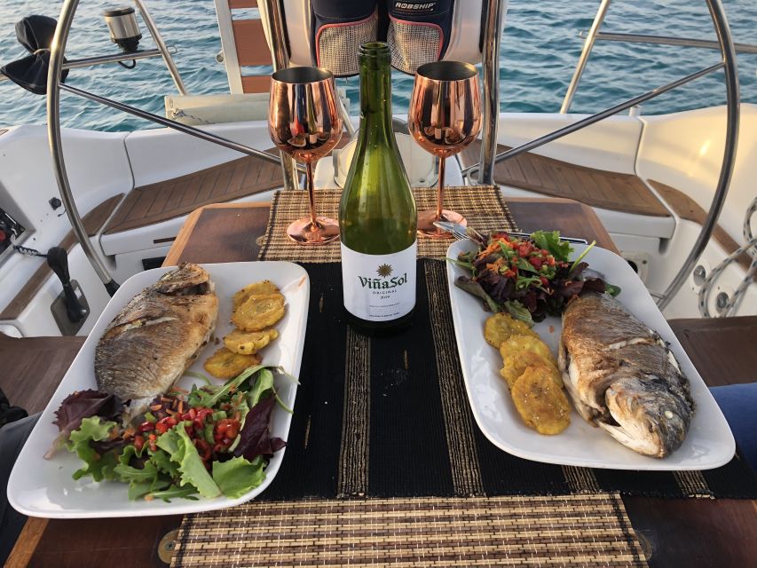 Alcudia: Romantic Sailing Trip with Diner for 2 - Key highlights you will feel right away