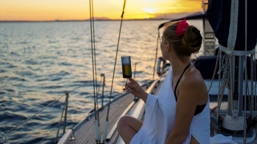 Alcudia: Romantic Sailing Trip with Diner for 2 - Should you book Alcúdia romantic sailing with dinner for two?