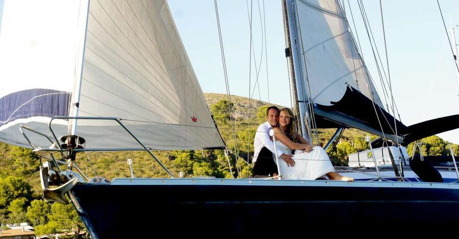Alcudia: Romantic Sailing Trip with Diner for 2 - Setting out from Bonaire at 4 PM, then letting the sea set the pace