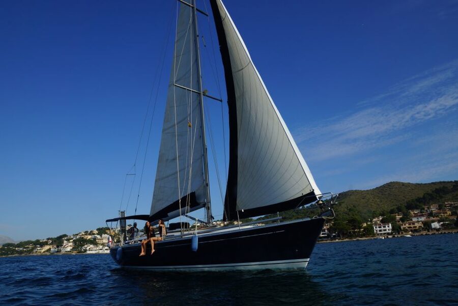 Alcudia: Romantic Sailing Trip with Diner for 2 - The skipper matters: Jörn’s relaxed style, cooking, and conversation