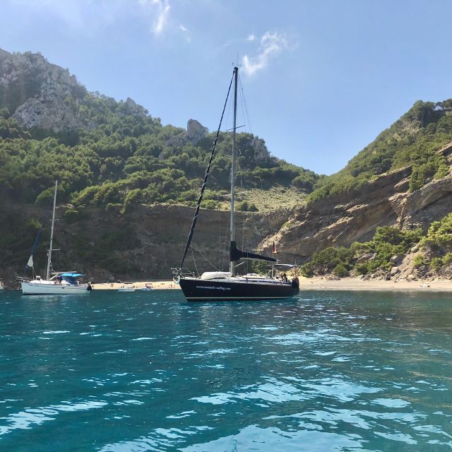Alcudia: Romantic Sailing Trip with Diner for 2 - What to bring, what not to do, and the seasickness reality check