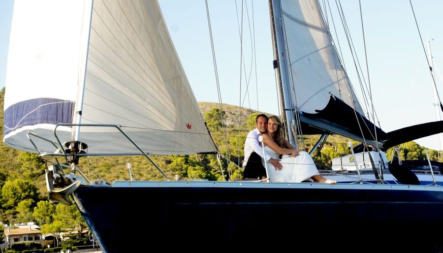 Alcudia: Romantic Sailing Trip with Diner for 2 - A deluxe sailing yacht, built for comfort and optional participation