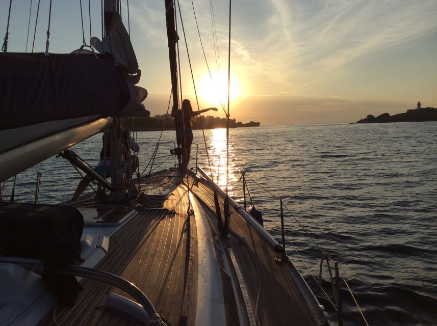 Alcudia: Sailing Yacht Excursion with Wine & Tapas - Sailing Back Toward Badia de Pollença: Time to Breathe Again