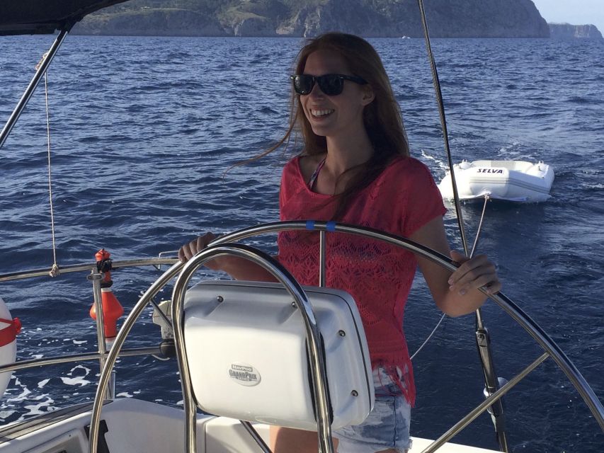Alcudia: Sailing Yacht Excursion with Wine & Tapas - What You Eat and Drink On Board: Tapas That Actually Feel Like a Meal