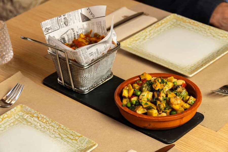 Alcudia: Self-Guided Gourmet Tapas and Wine Tour - Food variety: why the two-option choice can still be a win