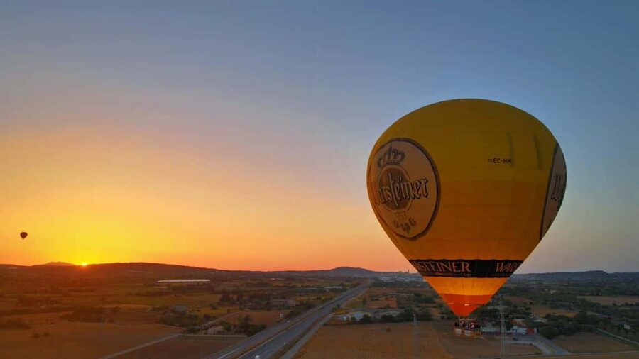 Amazing Sunrise or Sunset Balloon ride(with private options) - 50 to 60 minutes of flying: views, motion, and pilot chatter