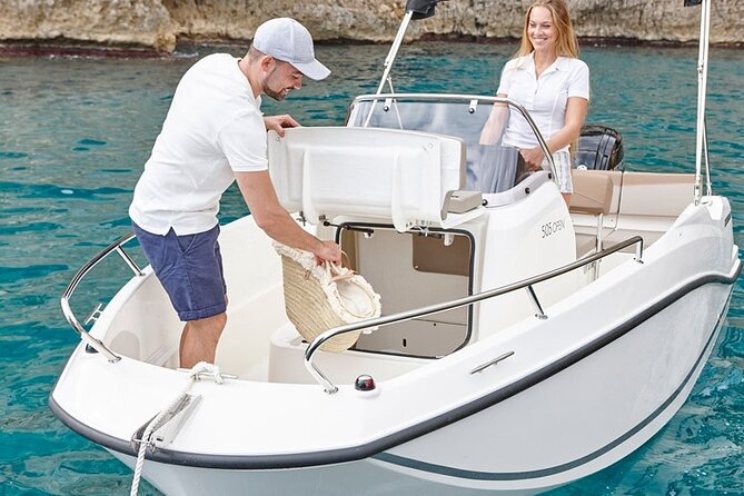 Boat rental without license - B520 'Neptuno' (5p) - Can Pastilla - Meeting at Carrer de Virgili 36, CMSAP Maritime Club in Can Pastilla