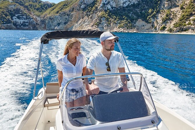 Boat rental without license - B520 'Neptuno' (5p) - Can Pastilla - The staff vibe: clear instructions and real help when seas get rough
