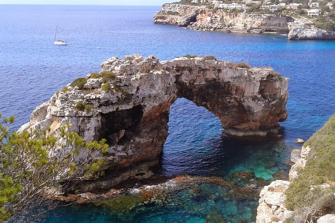 Boat tour from Cala Figuera to Caló del Moro and S´Almonia - The zodiac format: small boat, big access, simpler movement