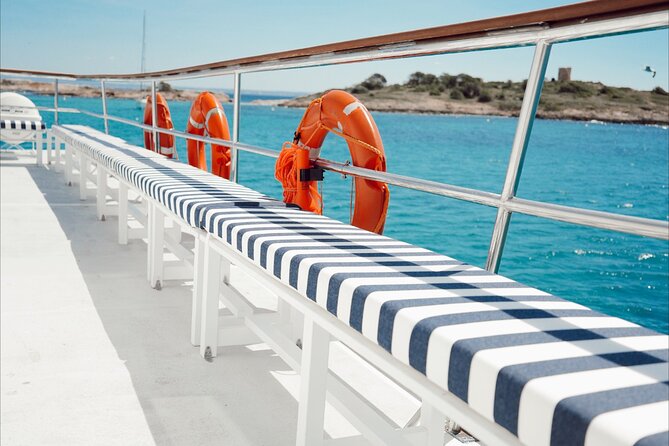 Boat tour of the Bay of Palma with snorkeling and drink - The boat vibe: music, jumping in, and how crowded it can feel