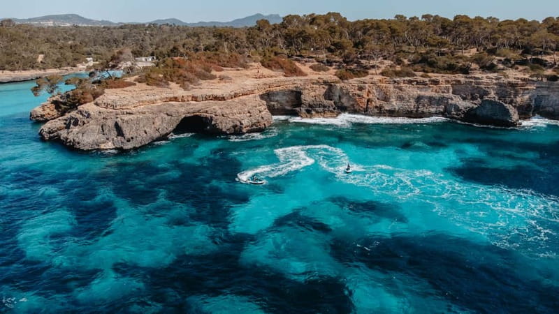 Cala d'Or | Jet Ski Tour 30 min along southeast coast. - The jet ski setup: SEADOO GTX 130 and a real safety briefing
