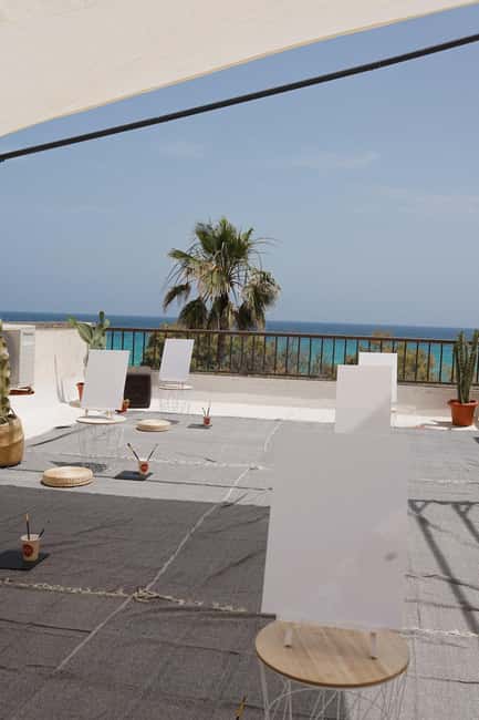 Cala Millor: Cava & Canvas Art Night at Coconut Shack - The instructor and small group dynamic that makes it work
