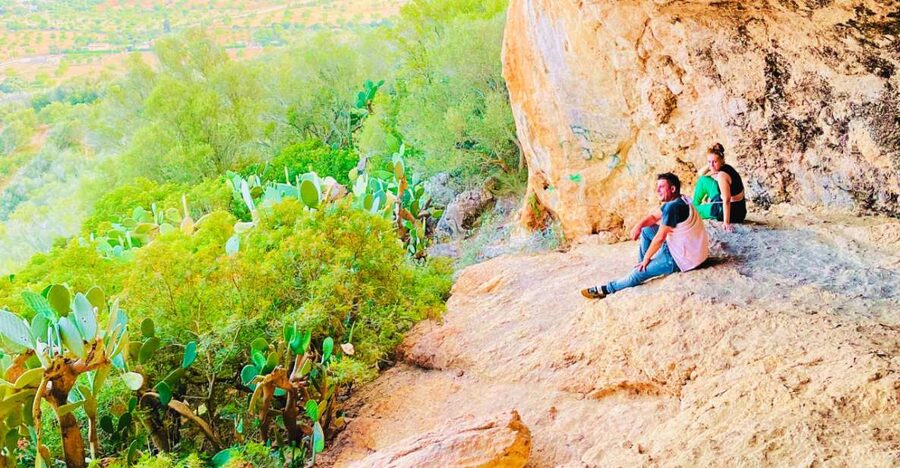 Cala Millor: "Cavemen", cave on a mountain,fun game and hike - Languages, audio content, and how the app keeps you oriented