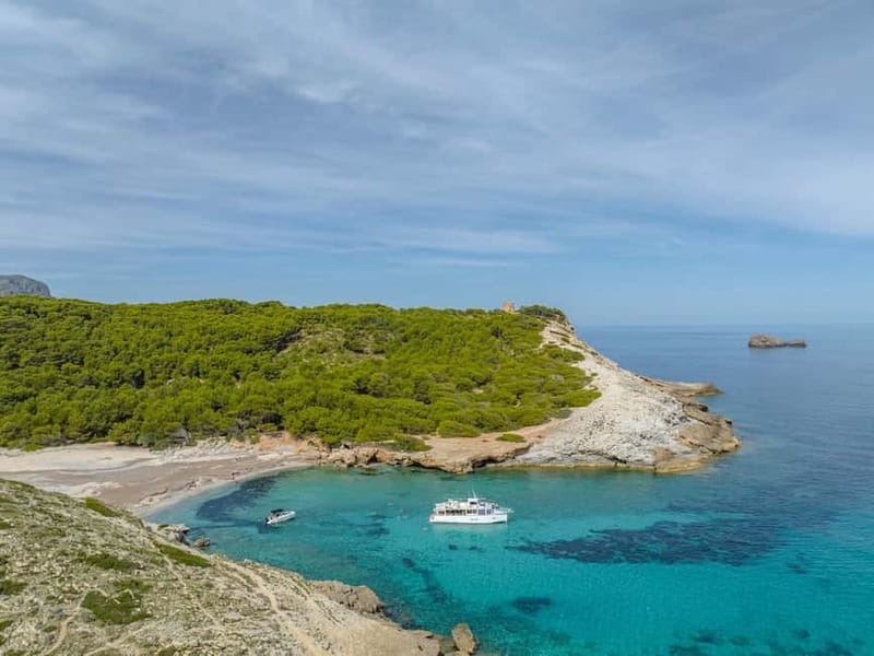 Cala Rajada: Boat Excursion with Drinks and Food - Swimming breaks and snorkel-friendly setup