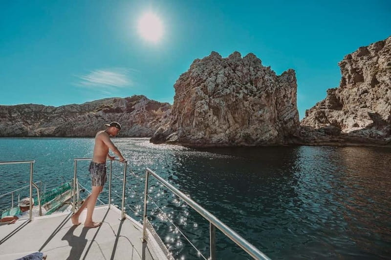 Cala Rajada: Boat Excursion with Drinks and Food - The coastline views and what you can do between stops