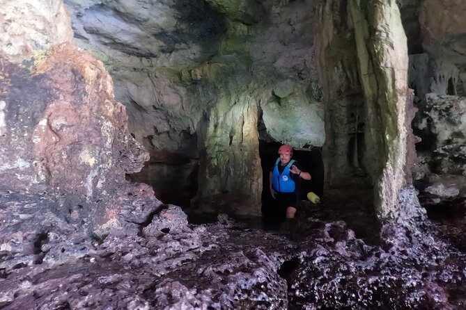 Cala Varques: Guided kayak Sea caves expedition & snorkeling - Launching from Cala Romàntica: easy start, guided rhythm