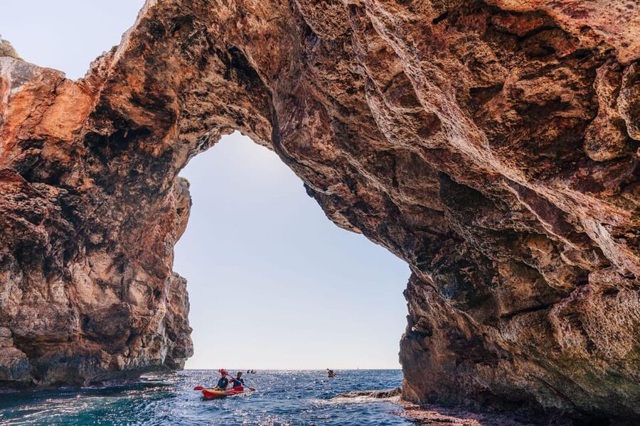 Cala Varques: Guided Sea Caves Kayak & Snorkeling Expedition - Meeting at Cala Romantica, and how the first 15 minutes set you up