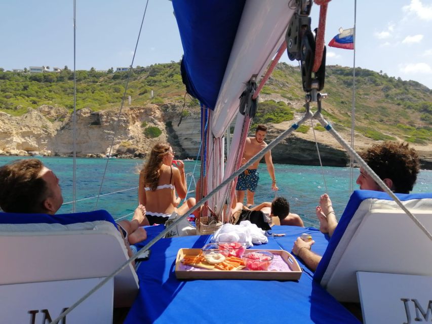 Can Pastilla: Sailboat Tour with Snorkeling, Tapas & Drinks - What to Bring so the Day Feels Effortless