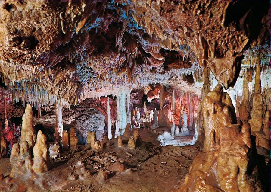 Caves of Hams Tour with Blue Cave & Audiovisual Experience - Who this tour suits best