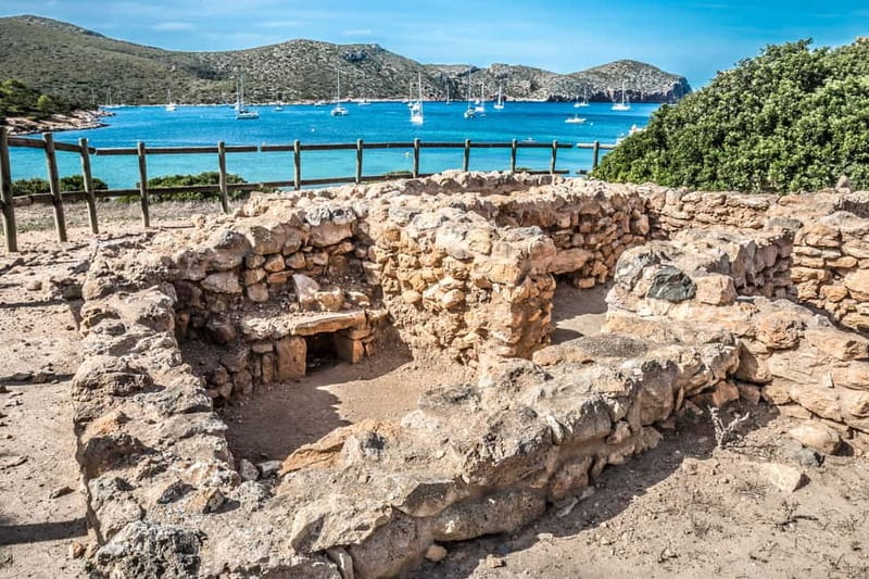 Colonia Sant Jordi: Premium & Fast Boat Tour around Cabrera - Why Cabrera feels like a different world from Mallorca