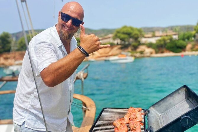 Culinary Experience on Board Classic Sailboat in Palma - The Mallorcan menu on board: olives, tapas, and low-heat BBQ