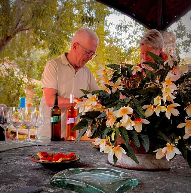 Discover the treasures of the Mallorca wine on a top winery - Mallorcan snack plates and lunch with views of the countryside