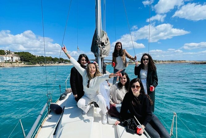 Exclusive sailboat Palma with audio guide and Majorcan Flavors - Your onboard team: face-to-face guide, skipper, and audio support