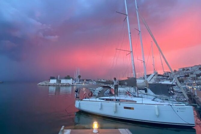 Exclusive sailboat Palma with audio guide and Majorcan Flavors - Stop 1 at Catedral de Mallorca (La Seu), seen from the sea