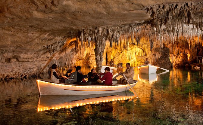 Explore Mallorca: Majorica Pearl Shop and Caves of Drach - Lake Martel boat trip: included, but not a long experience