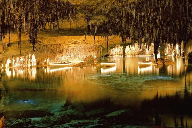 Explore Mallorca: Majorica Pearl Shop and Caves of Drach - The Lake Martel moment: classical music plus the colored lake