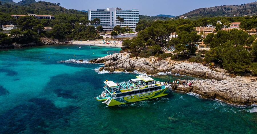 Font de Sa Cala: East Coast Glass-Bottomed Catamaran Tour - Font de Sa Cala to Mallorca’s East Coast, what this catamaran does well