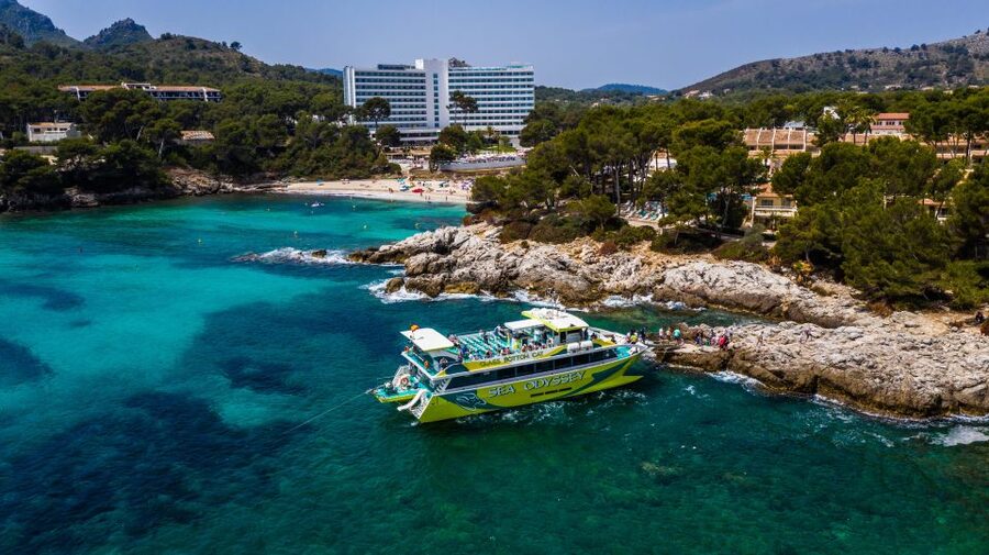 Font de Sa Cala: East Coast Glass-Bottomed Catamaran Tour - Cruising past beaches and coves, and why the east coast looks different from sea level