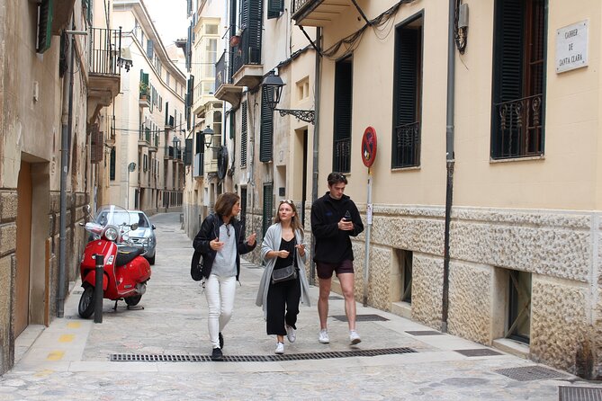 Food Tasting Walking Tour in Palma with a Local - Plaça de Sant Francesc Finale: Warm Ensaimada Meets Almond Ice Cream