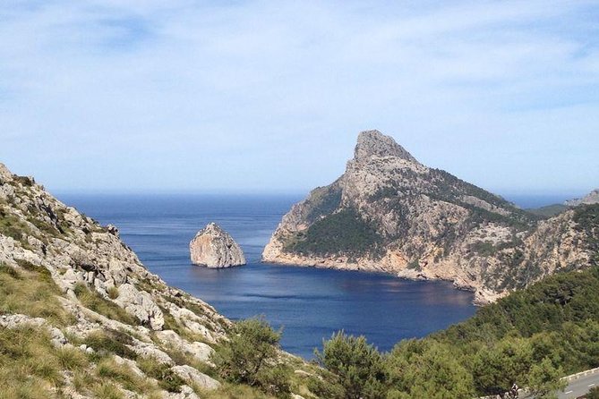 Formentor with boat trip + local market - The Formentor drive: Tramuntana road views on the way to the beach