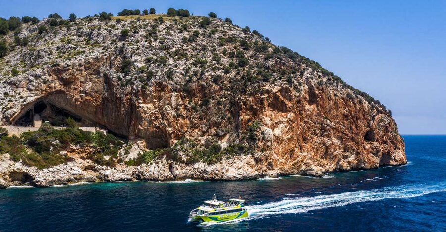 From Cala Bona: East Coast Glass-Bottom Boat Trip - How the Cala Bona glass-bottom boat really fits your day