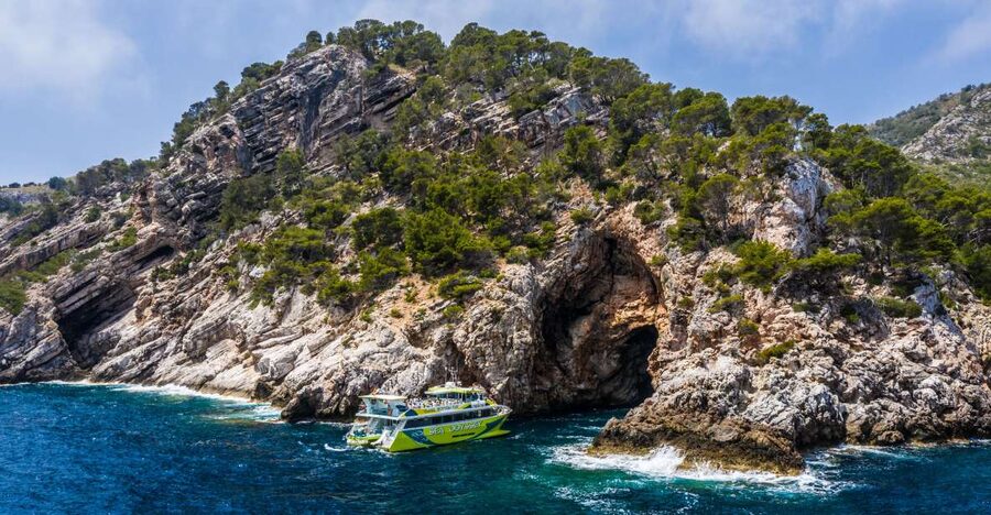 From Cala Ratjada: East Coast Glass-Bottom Boat Trip - The Underwater Experience: Glass Floor Views and Snorkeling Reality