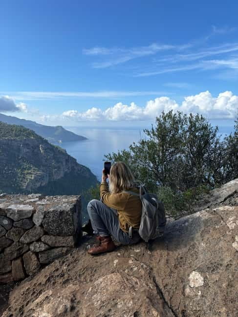 From Palma: Valldemossa Tour and Mountain Viewpoint Hike - The easy hike: about 5 km at a relaxed pace