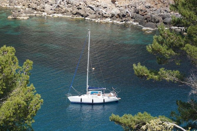 Full-day sailing excursion along the coast - From Port de Sóller to two swim-ready coves