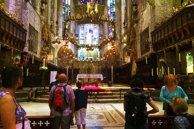 Gaudí and Modernist Art: Guided Tour in Palma de Mallorca - Practical logistics in Palma: how to avoid the parking trap