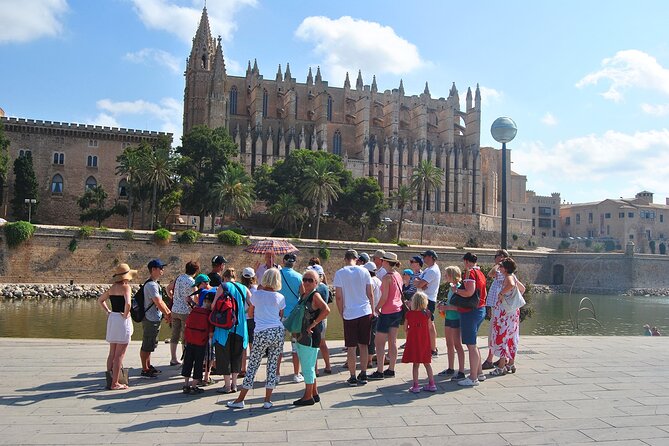 Guided route and visit to the Cathedral of Palma (2h) - Choosing the cathedral interior visit, and why it changes everything