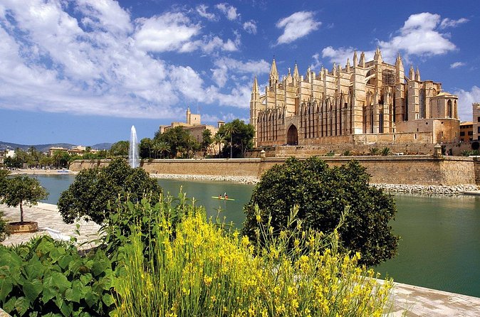 Guided route and visit to the Cathedral of Palma (2h) - Timing matters, especially with a tight route