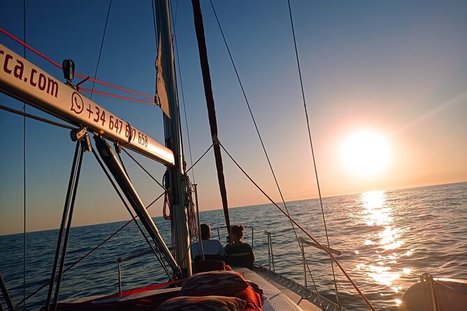 Half day on a private sailboat in Mallorca (port d'andratx) - The captain, David and Patricia, plus Percy the first mate