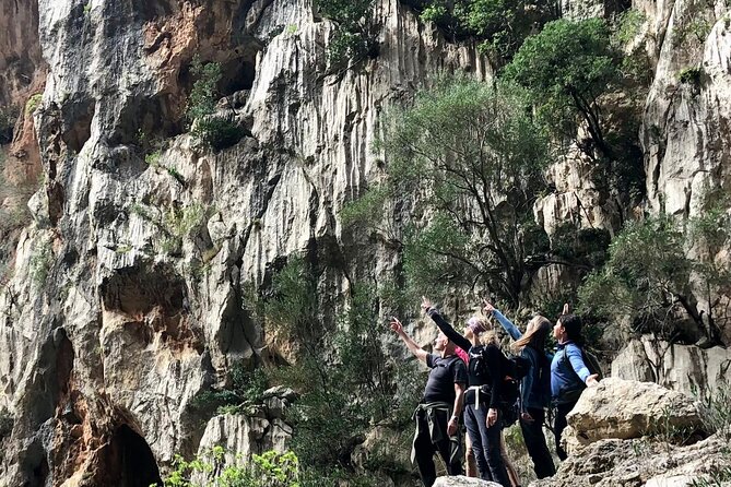 Hike the canyon of Torrent de Pareís - Entering the experience: Sa Calobra at 8 am